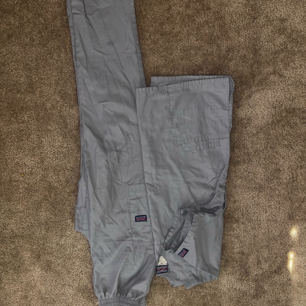 Women’s scrubs set